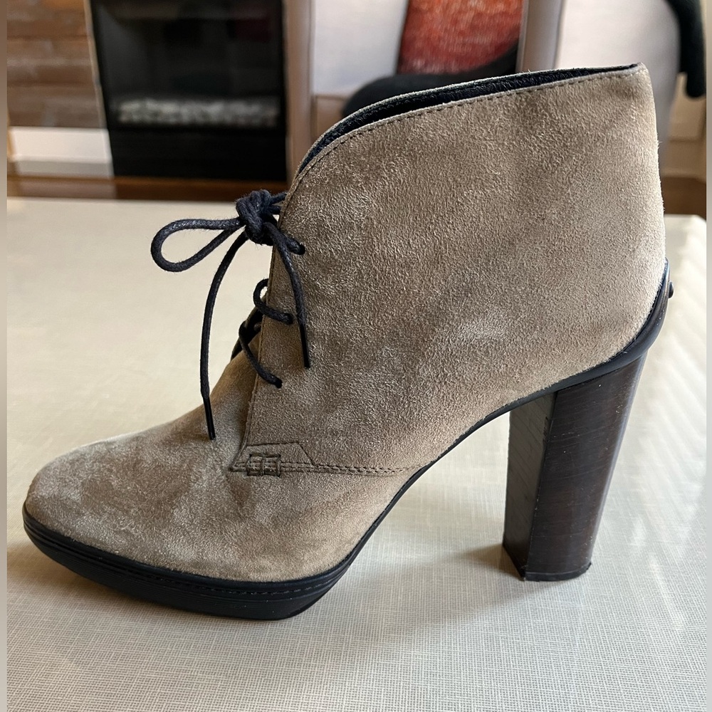 Tod’s Suede Lace Up Platform Booties